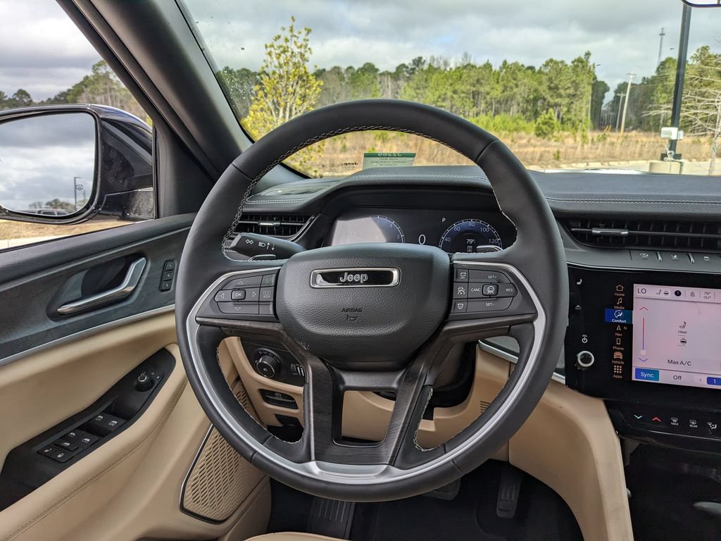 New 2026 Jeep Grand Cherokee Limited RWD image 23