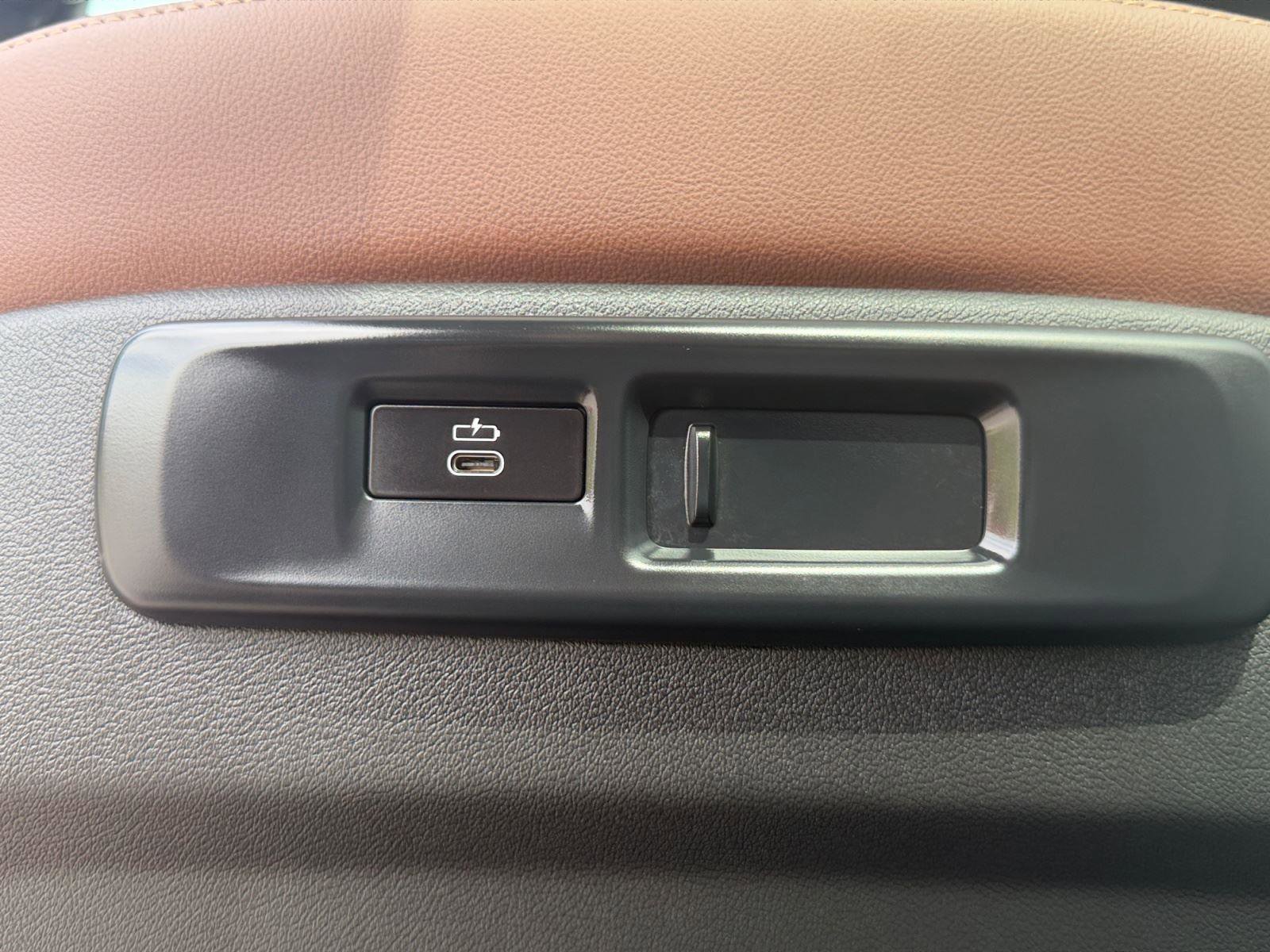Used 2022 BMW X5 M50i w/ Premium Package AWD/4WD image 40
