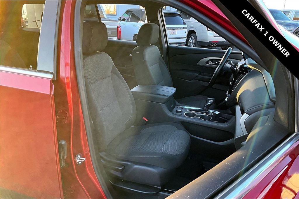 Used 2023 Chevrolet Traverse LT w/ LPO, Floor Liner Package image 28