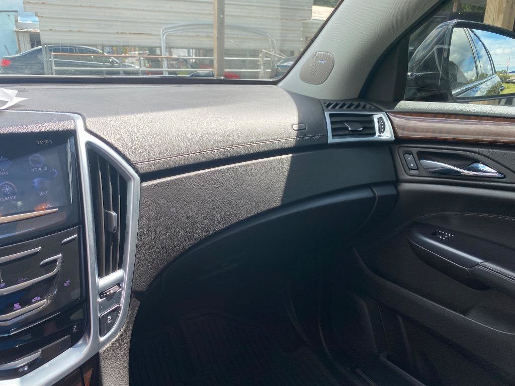 Used 2015 Cadillac SRX Luxury w/ Driver Awareness Package FWD image 29