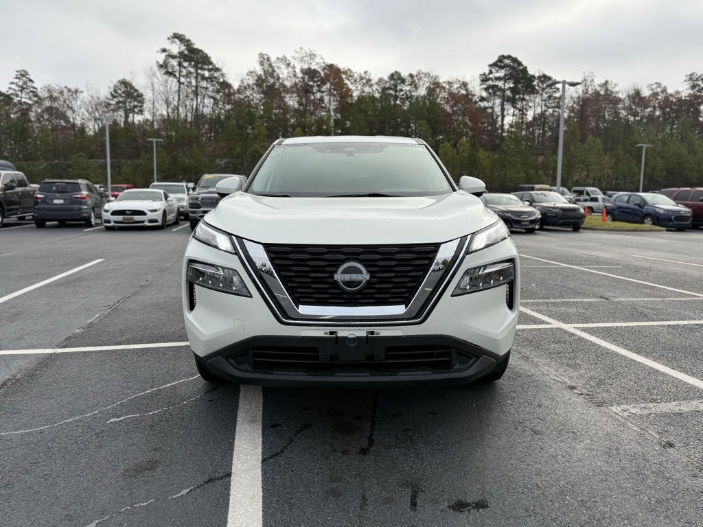 Used 2023 Nissan Rogue SV image 2