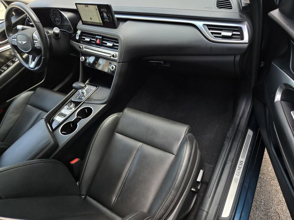 Used 2025 Genesis G70 2.5T image 7