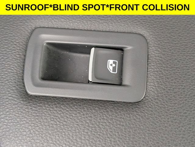 Used 2021 Volkswagen Tiguan SE R-Line w/ 3rd Row Seat Package image 35