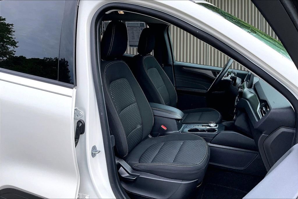 Used 2023 Ford Escape Active AWD/4WD image 8