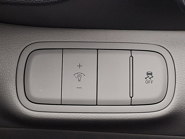 Used 2023 Hyundai Venue SEL image 25