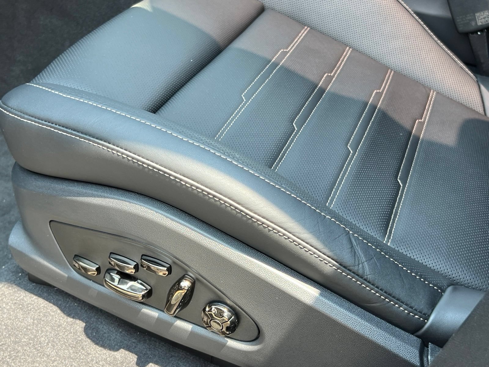 New 2026 Porsche Cayenne Turbo AWD/4WD image 38