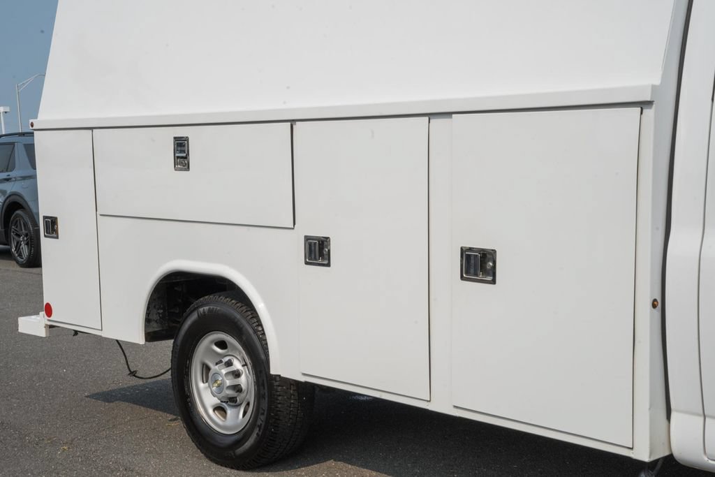 Used 2024 Chevrolet Express 3500 w/ Power Convenience Package RWD image 19