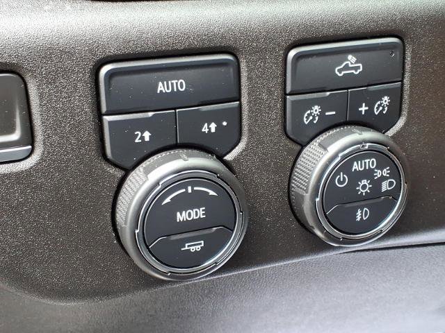 Used 2023 Chevrolet Silverado 1500 RST AWD/4WD image 15