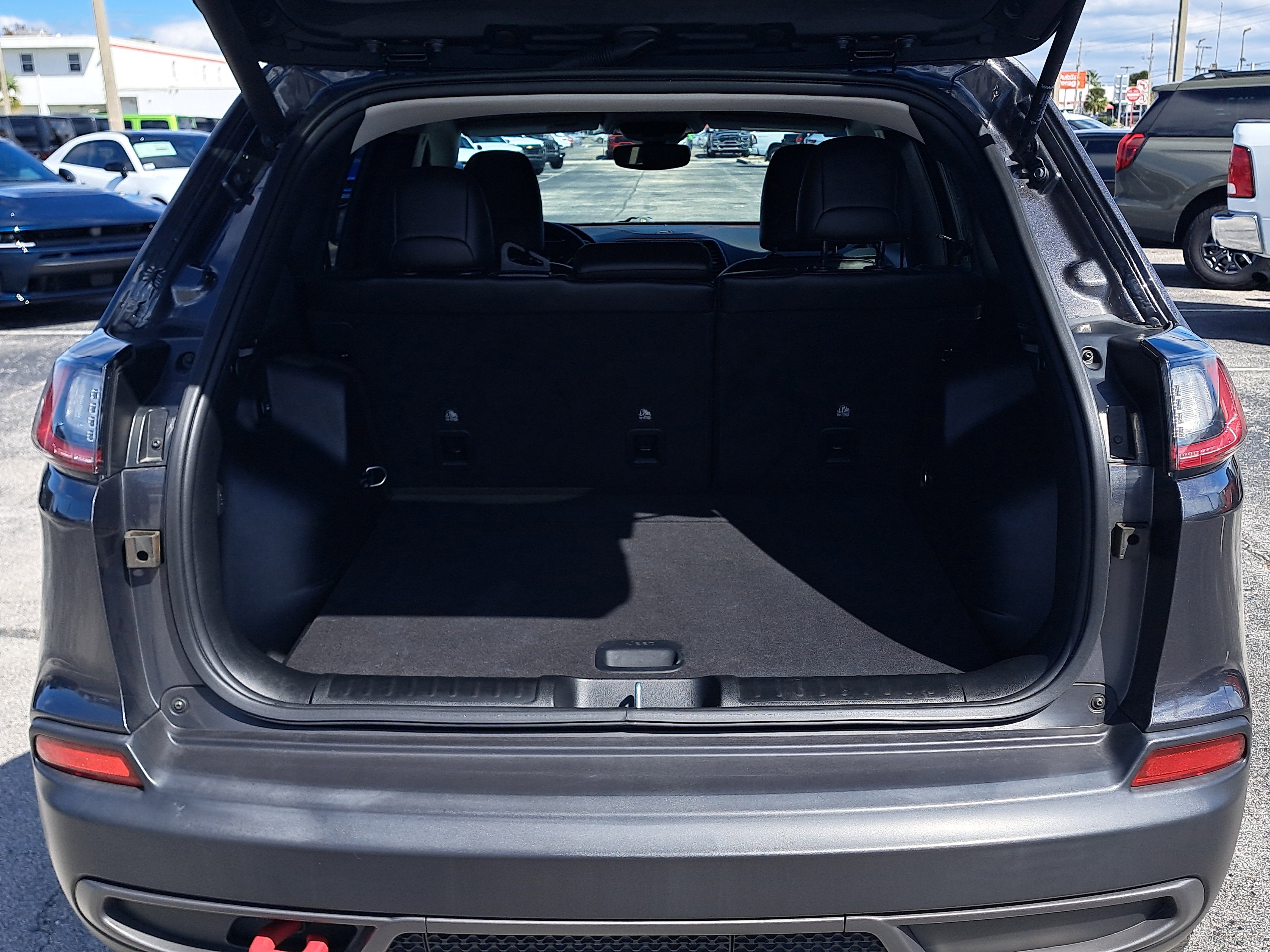 Used 2022 Jeep Cherokee Trailhawk w/ Premium Leather Package image 7