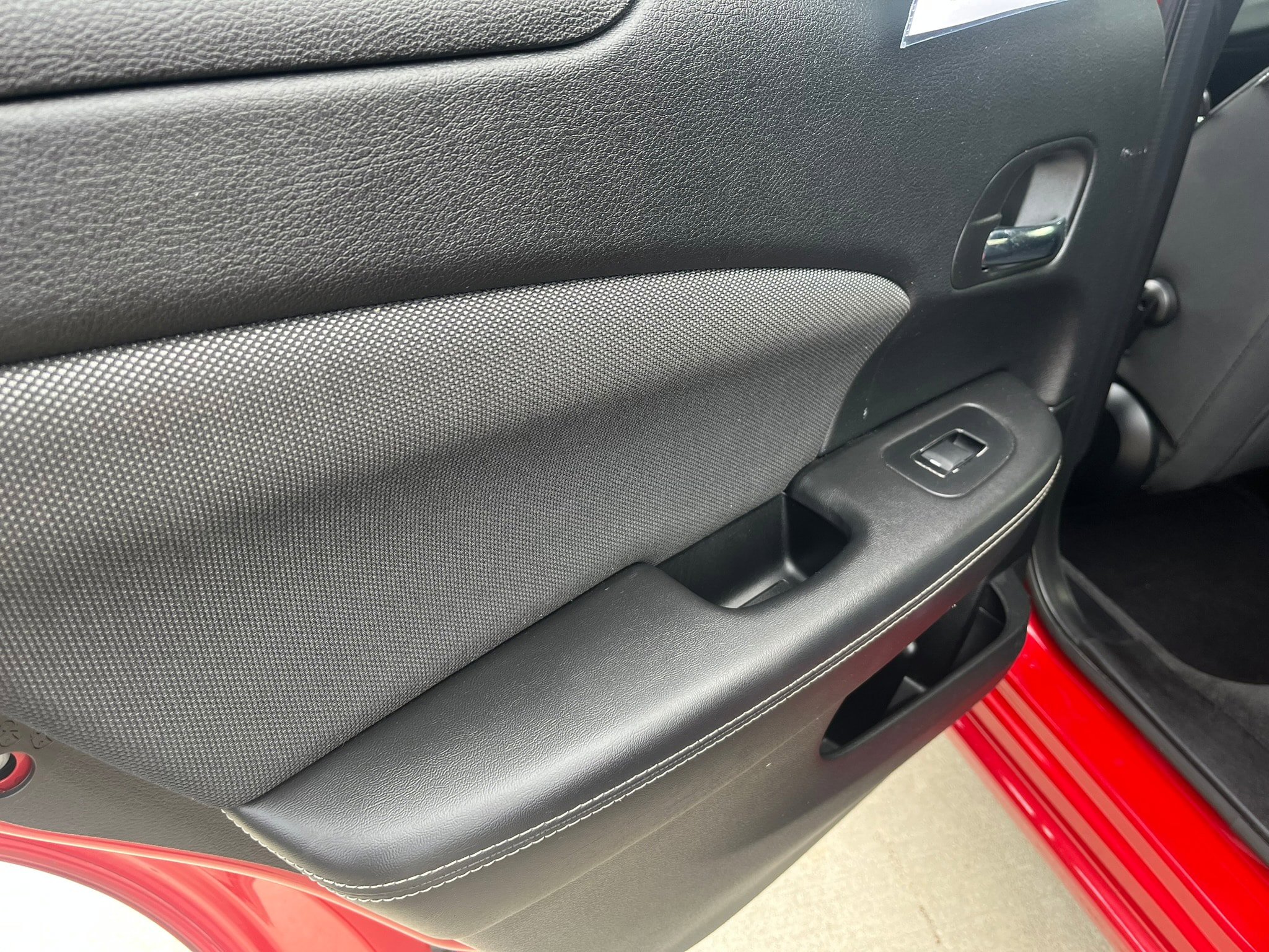 Used 2013 Dodge Avenger SXT w/ Rallye Appearance Group FWD image 23
