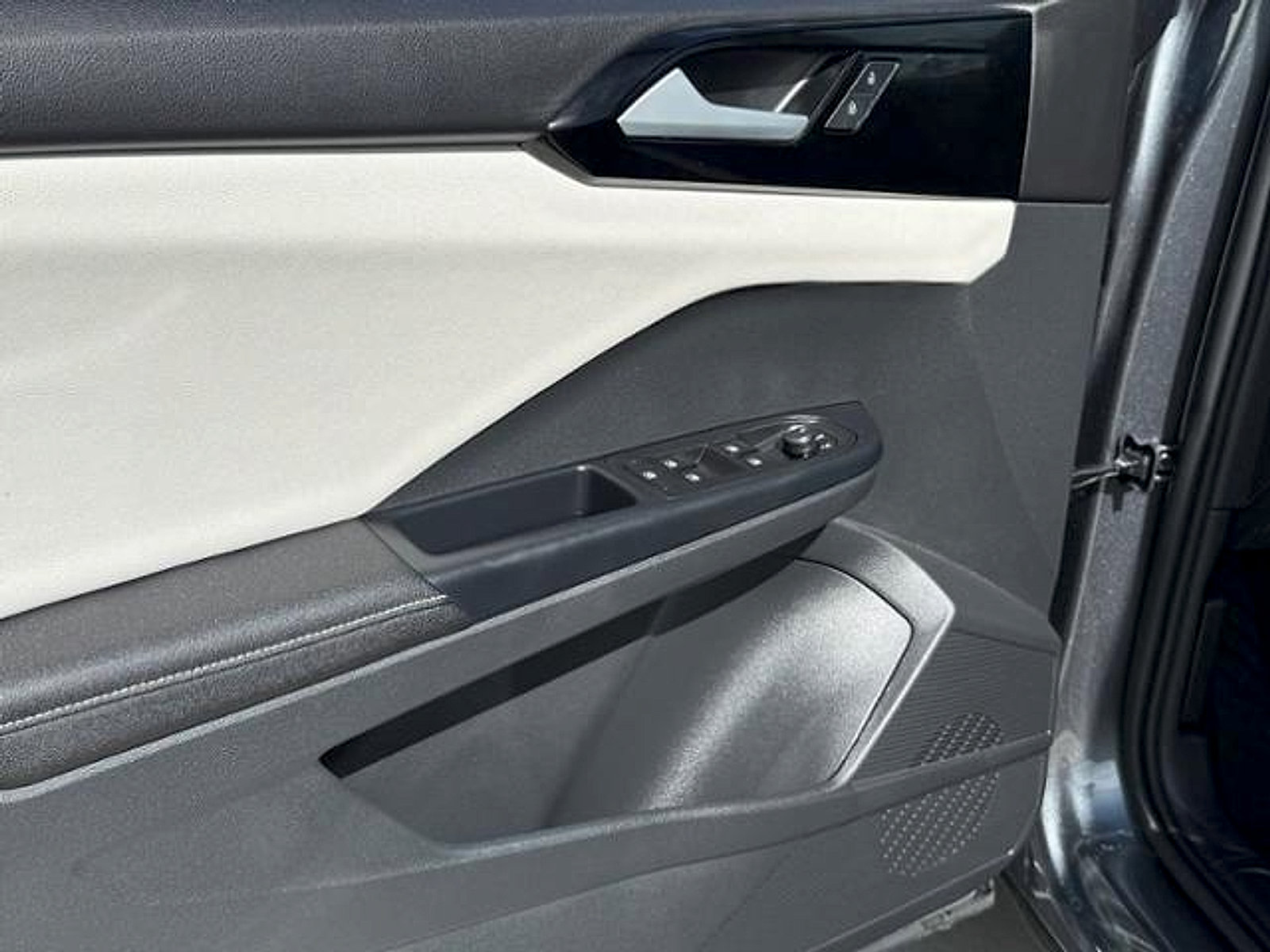 New 2026 Volkswagen Taos S FWD image 10