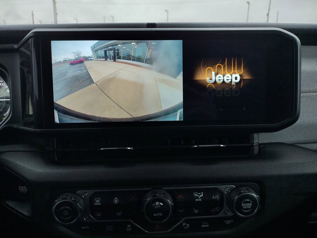 Used 2024 Jeep Wrangler Unlimited w/ Convenience Group image 4