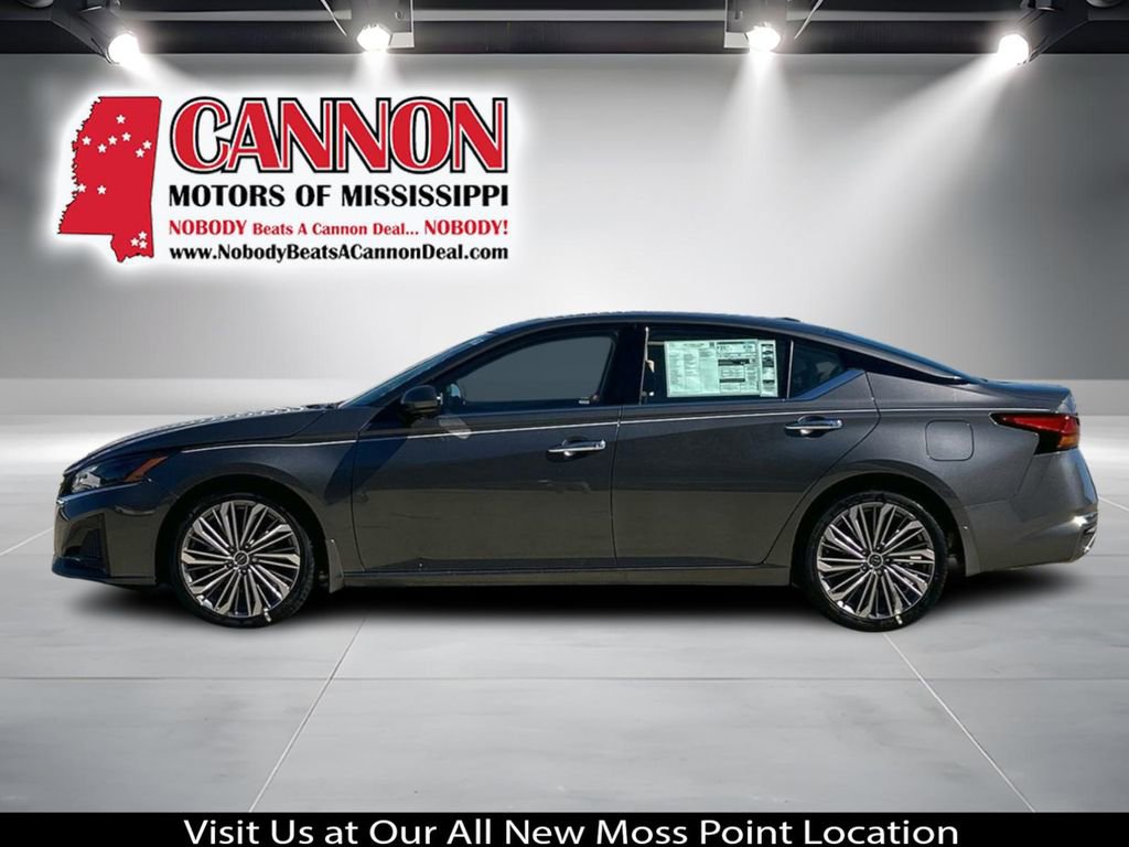 New 2025 Nissan Altima 2.5 SL image 2