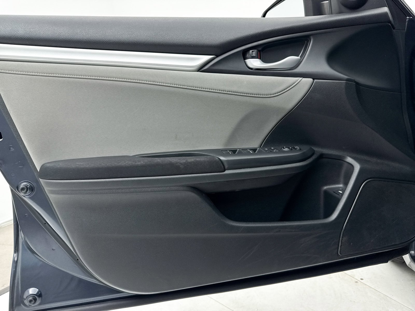 Used 2018 Honda Civic EX image 27