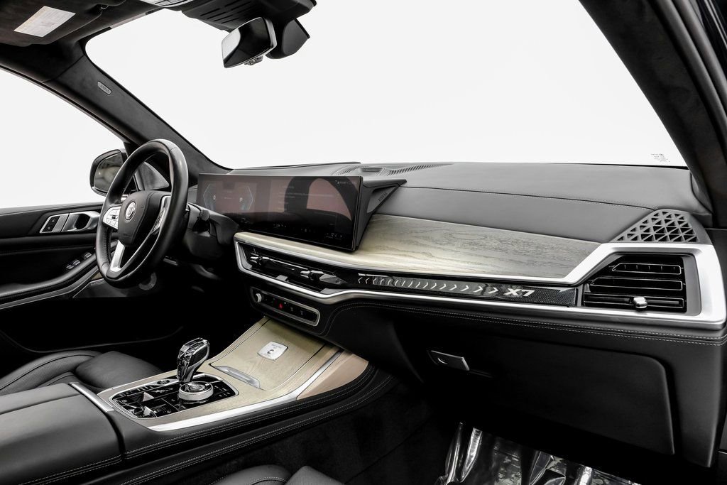 Used 2024 BMW ALPINA XB7 image 10