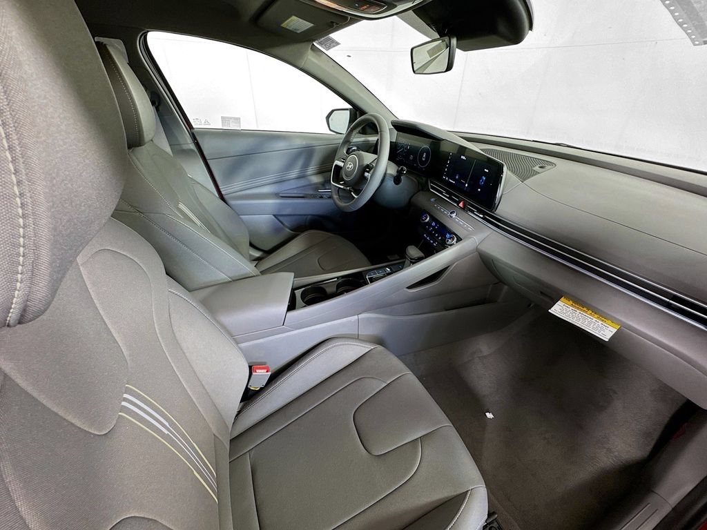 New 2025 Hyundai Elantra SEL FWD image 26