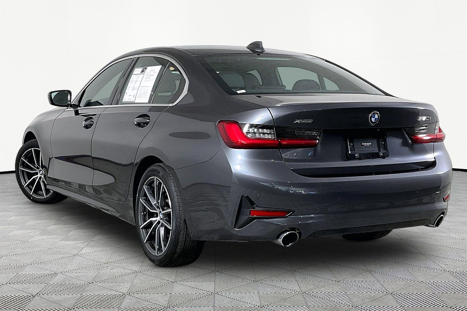 Used 2021 BMW 330i xDrive Sedan w/ Convenience Package AWD/4WD image 5