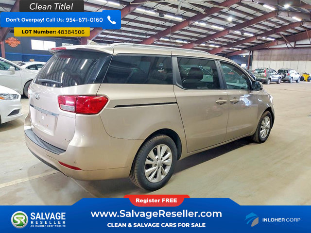 Used 2015 Kia Sedona LX image 4