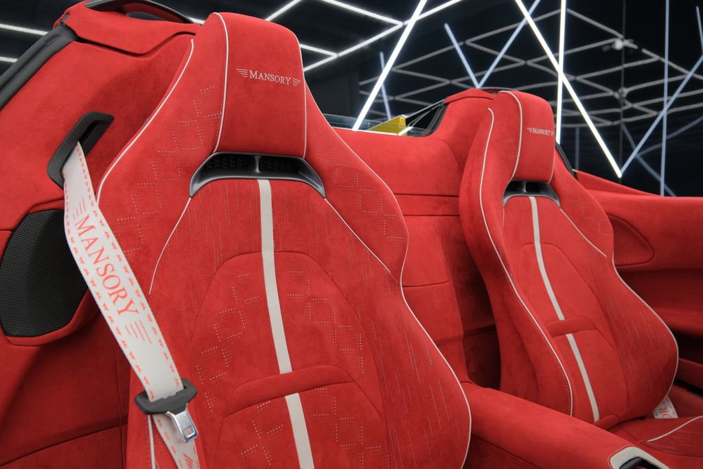 Used 2022 Ferrari SF90 Spider image 39