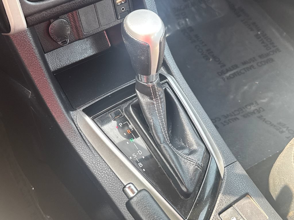 Used 2018 Toyota Corolla LE FWD image 23
