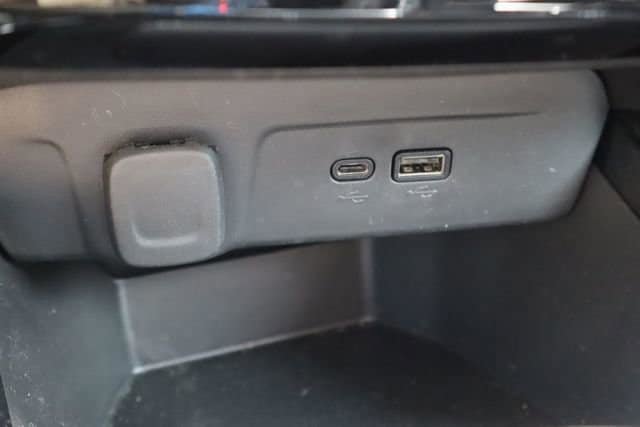 Used 2025 Chevrolet Trax ACTIV w/ Driver Confidence Package FWD image 23