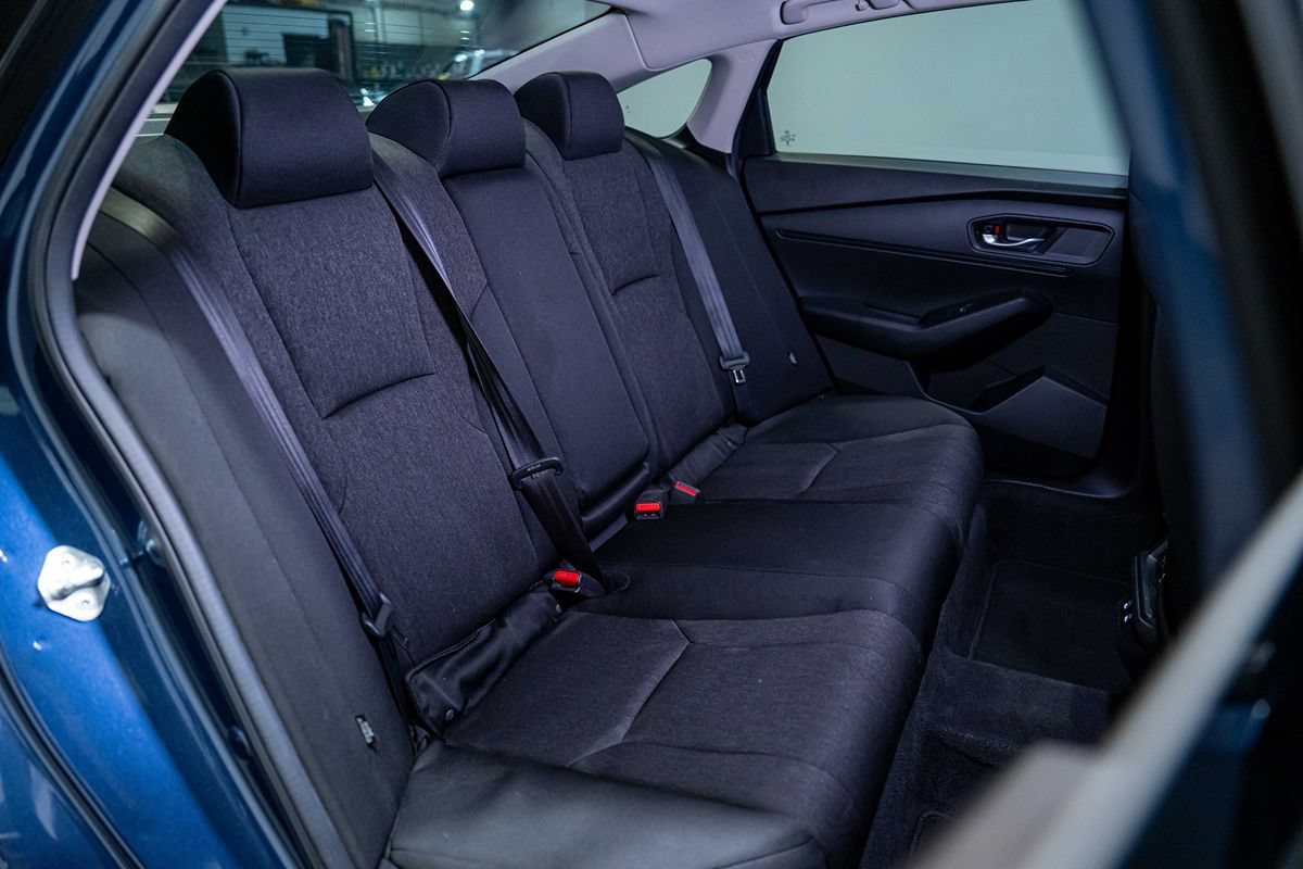 Used 2025 Honda Accord SE image 18