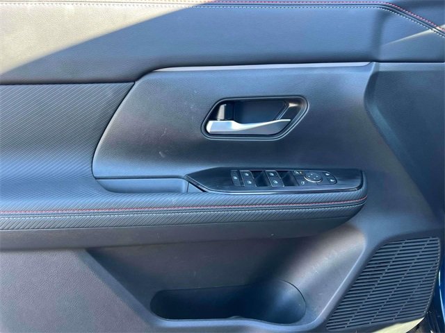 Used 2025 Nissan Kicks SR w/ SR Premium Package image 17