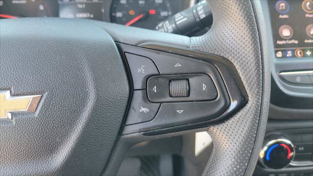 Used 2021 Chevrolet TrailBlazer LS w/ LPO, Blackout Package FWD image 22