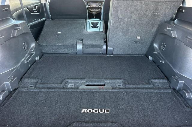 Used 2016 Nissan Rogue SV w/ SV Premium Package image 18