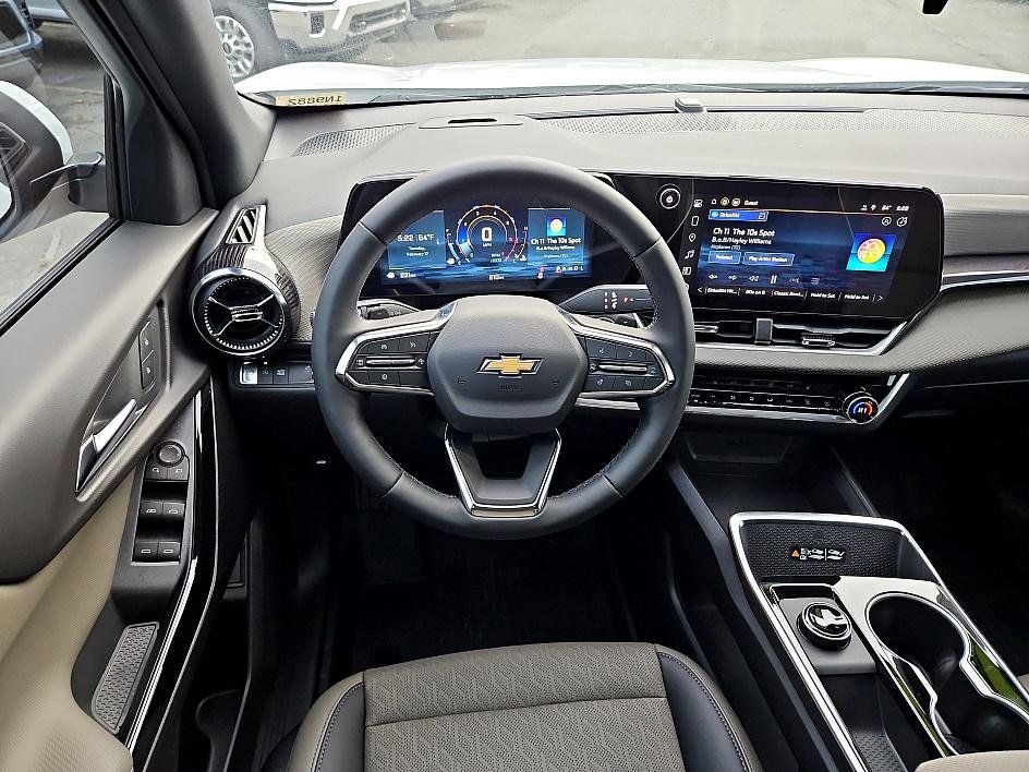 New 2026 Chevrolet Equinox LT w/ Convenience Package II image 12