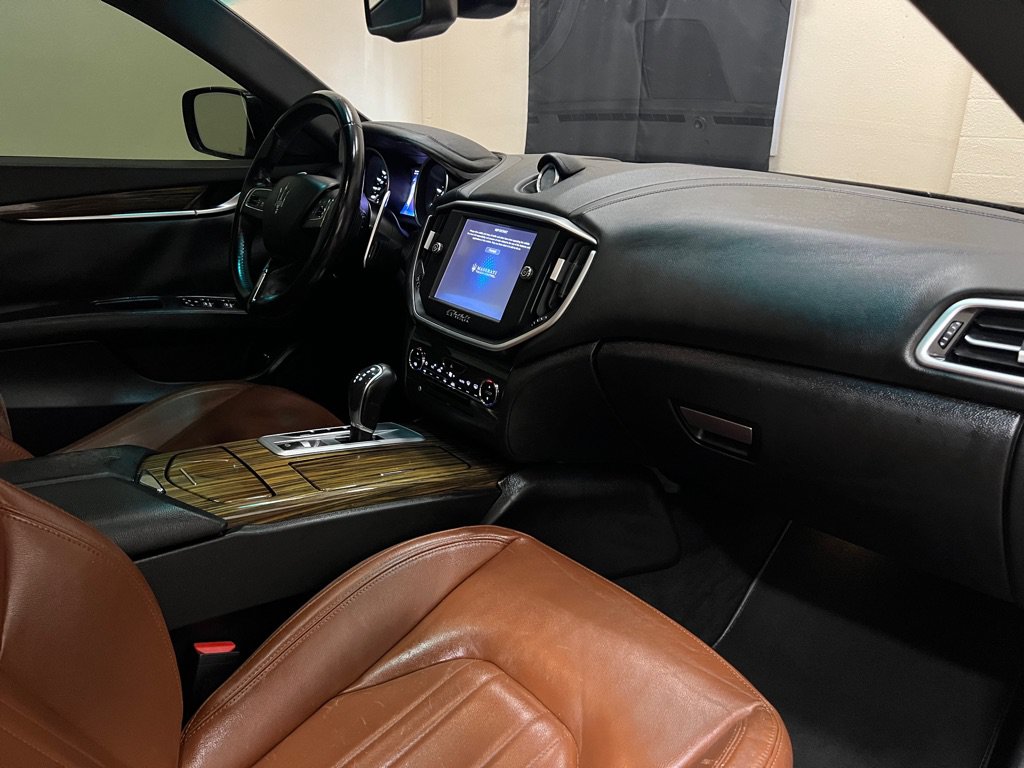 Used 2014 Maserati Ghibli RWD image 29