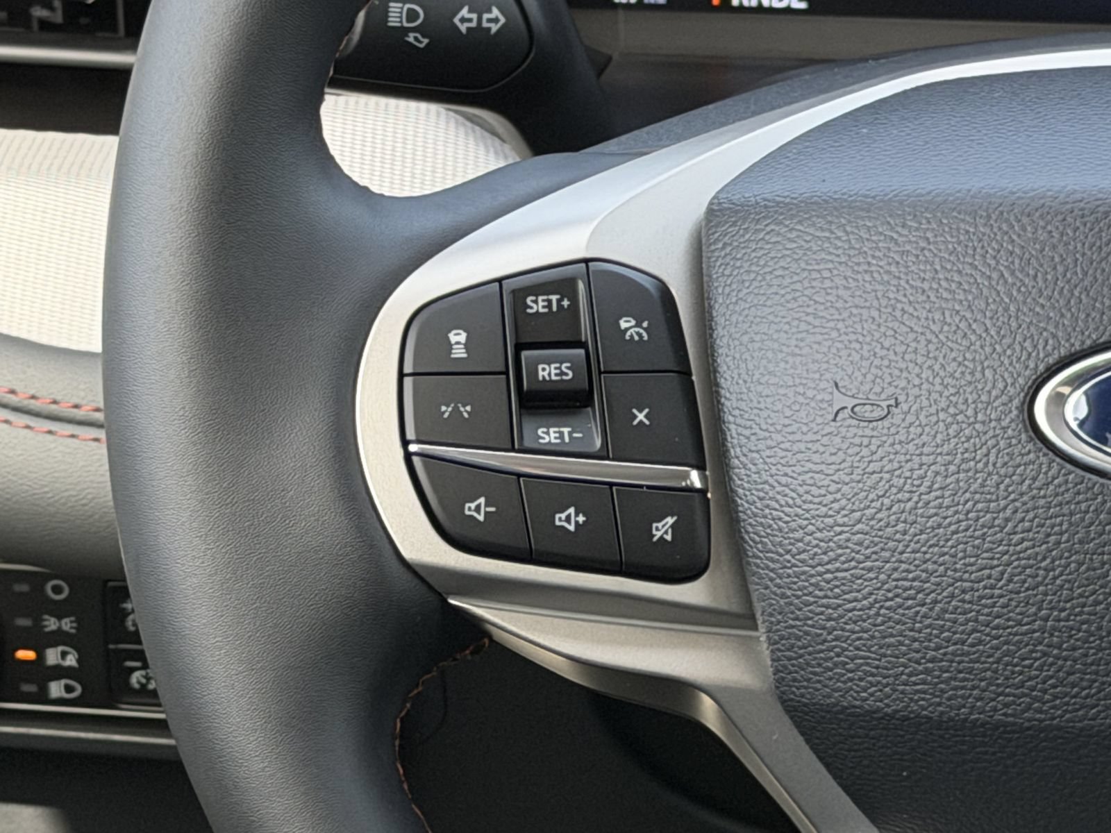 New 2026 Ford Explorer Active AWD/4WD image 13