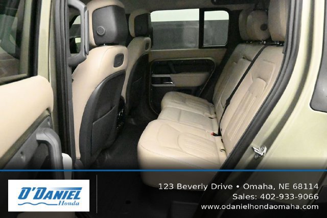 Used 2020 Land Rover Defender 110 HSE AWD/4WD image 36