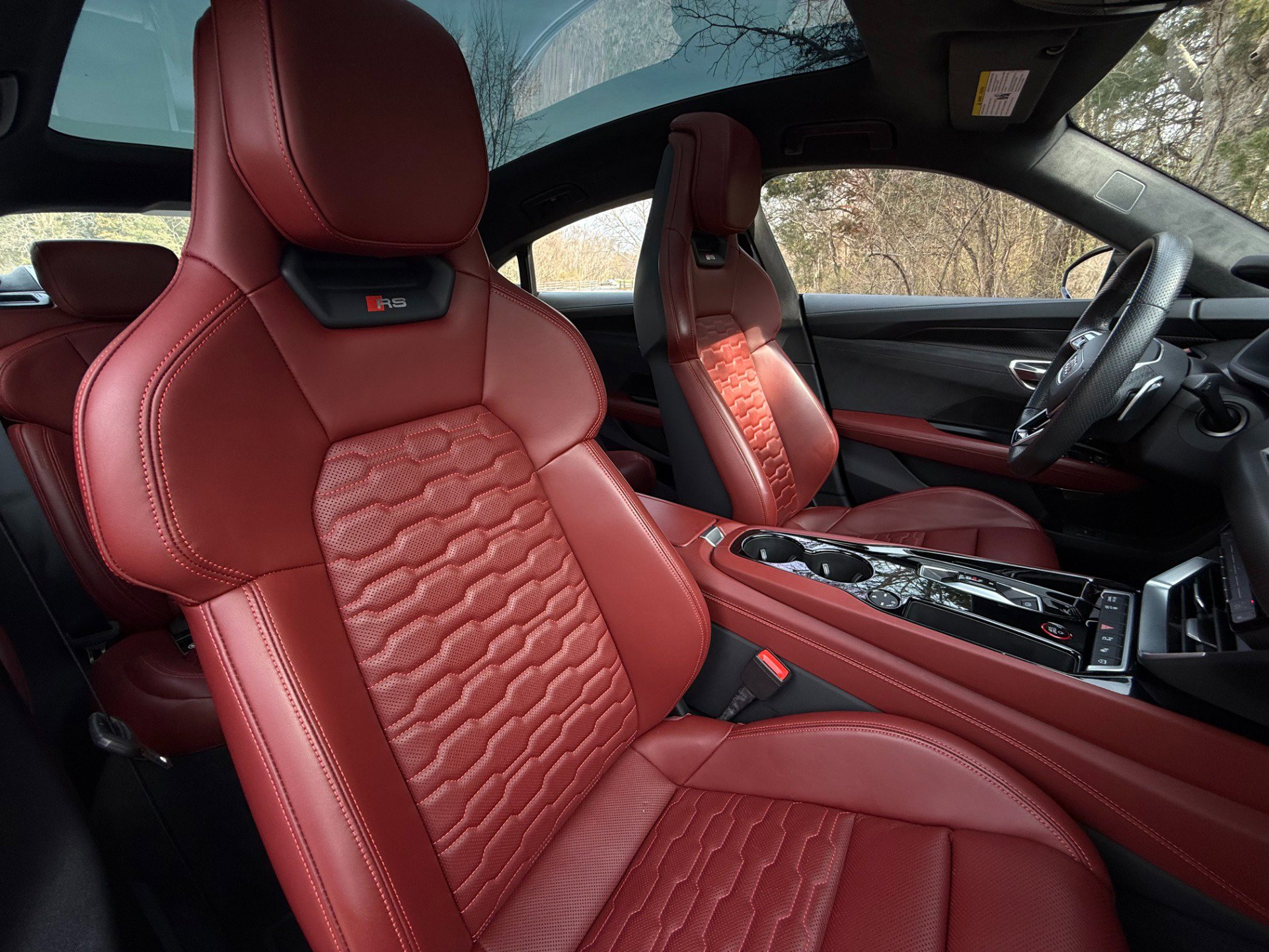 Used 2024 Audi RS e-tron GT w/ Carbon Performance Package image 28