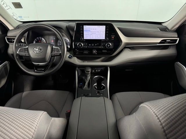 Used 2020 Toyota Highlander L image 26