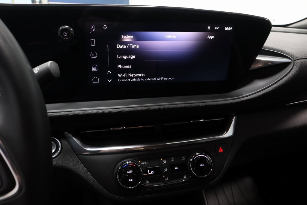 Used 2024 Buick Envista Preferred w/ Convenience I Package image 3