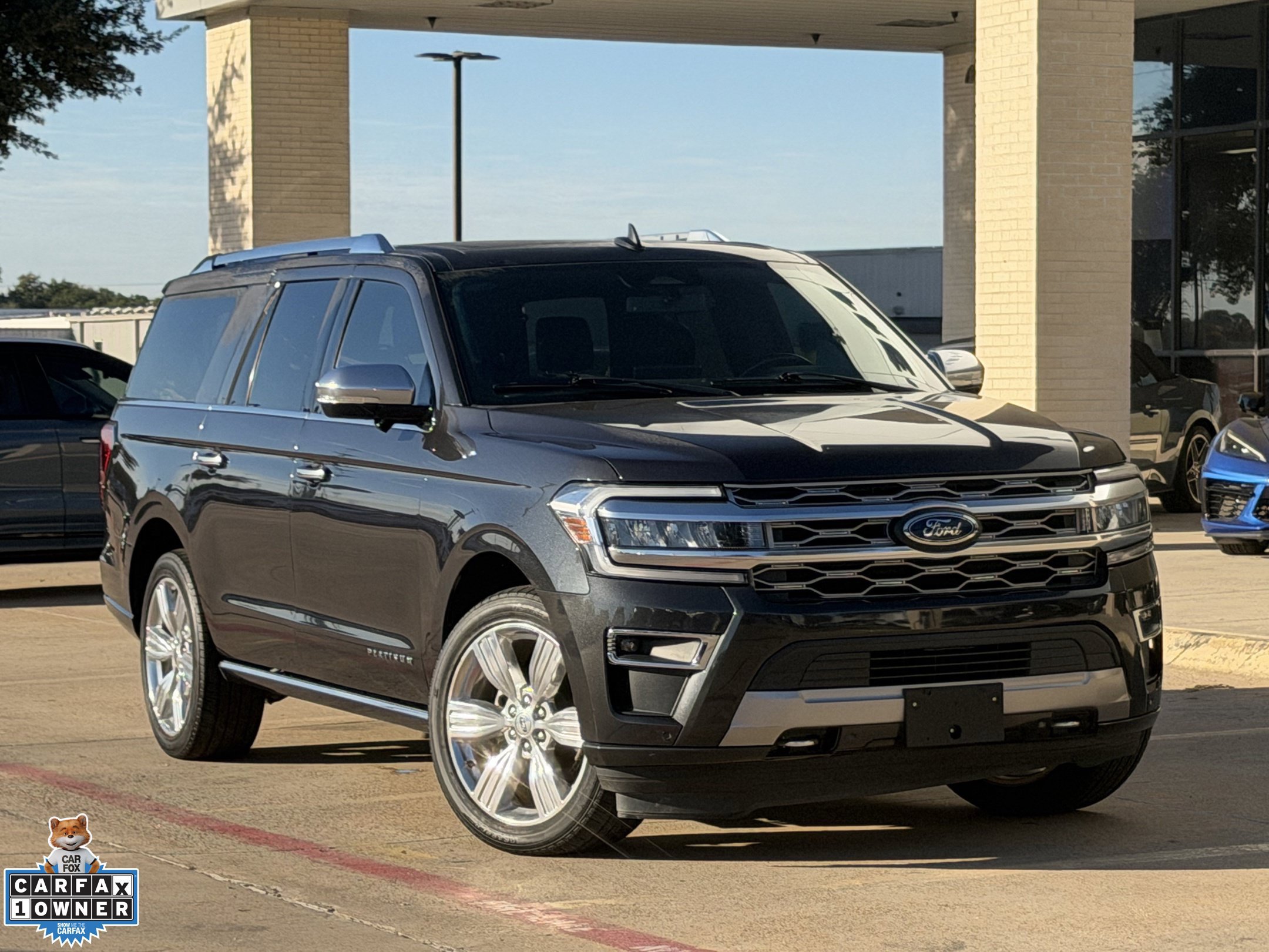 Used 2023 Ford Expedition Max Platinum AWD/4WD image 2