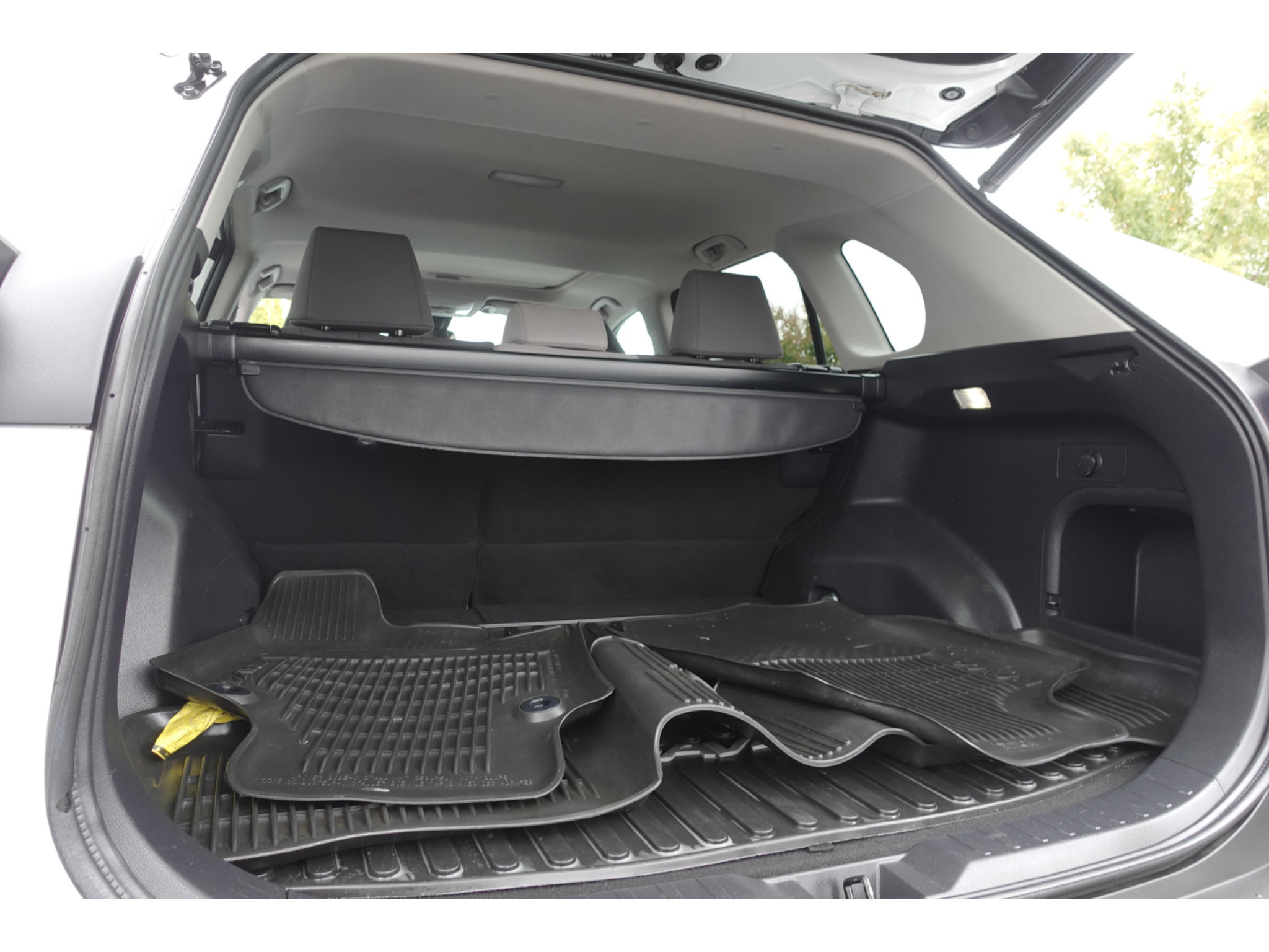 Used 2022 Toyota RAV4 XLE w/ Convenience Package AWD/4WD image 23