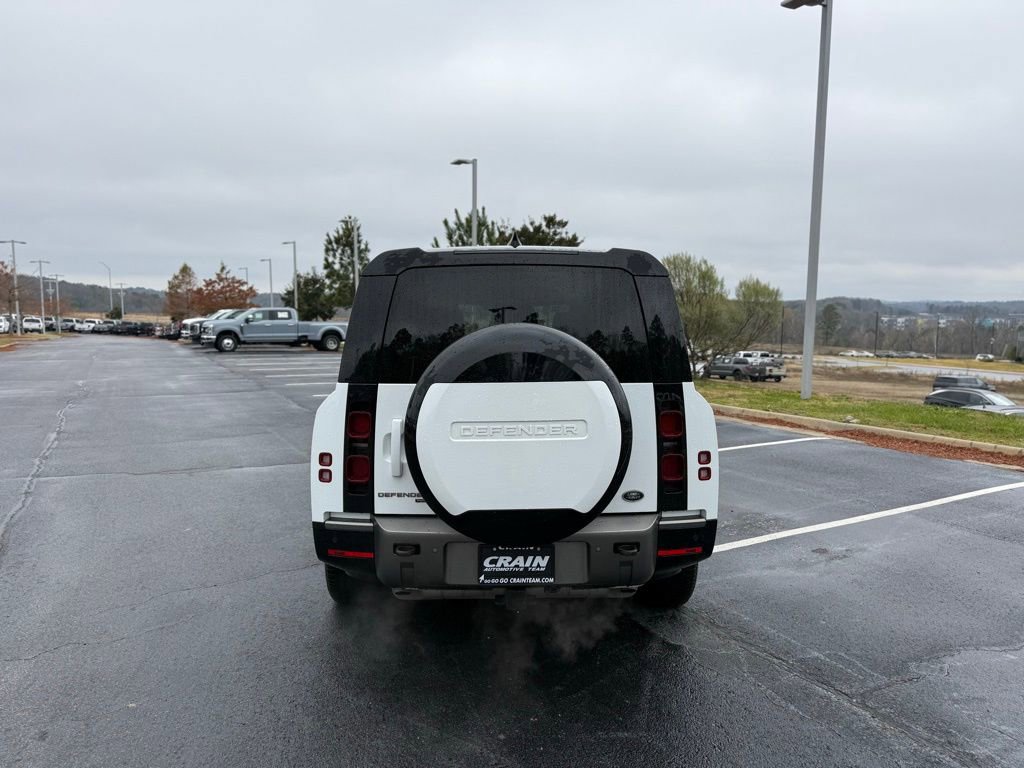 Used 2023 Land Rover Defender 130 X-Dynamic SE image 6