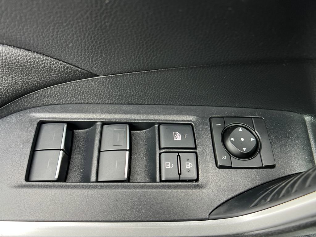 Used 2022 Toyota RAV4 XLE Premium image 12