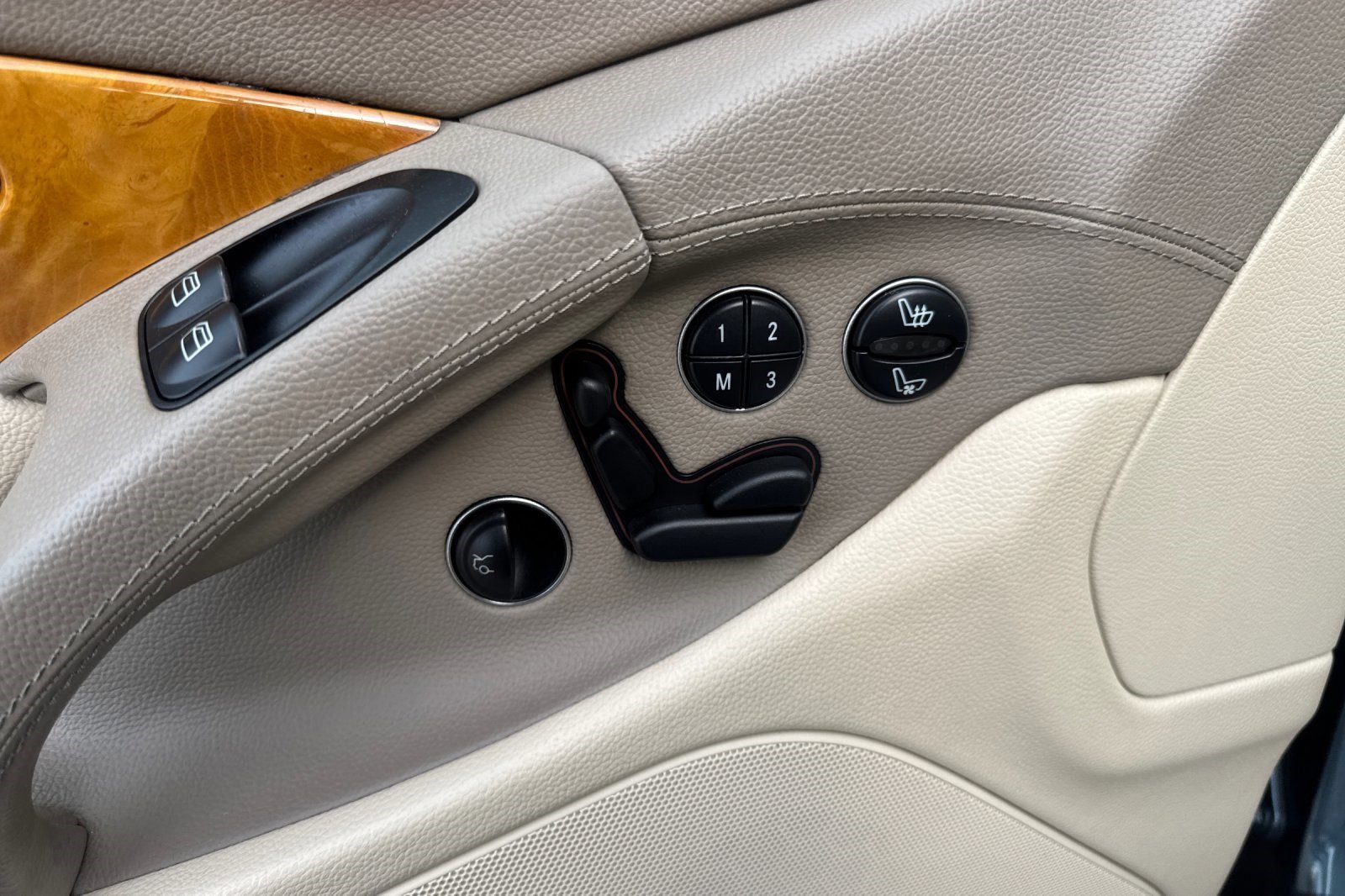 Used 2005 Mercedes-Benz SL 500 image 12