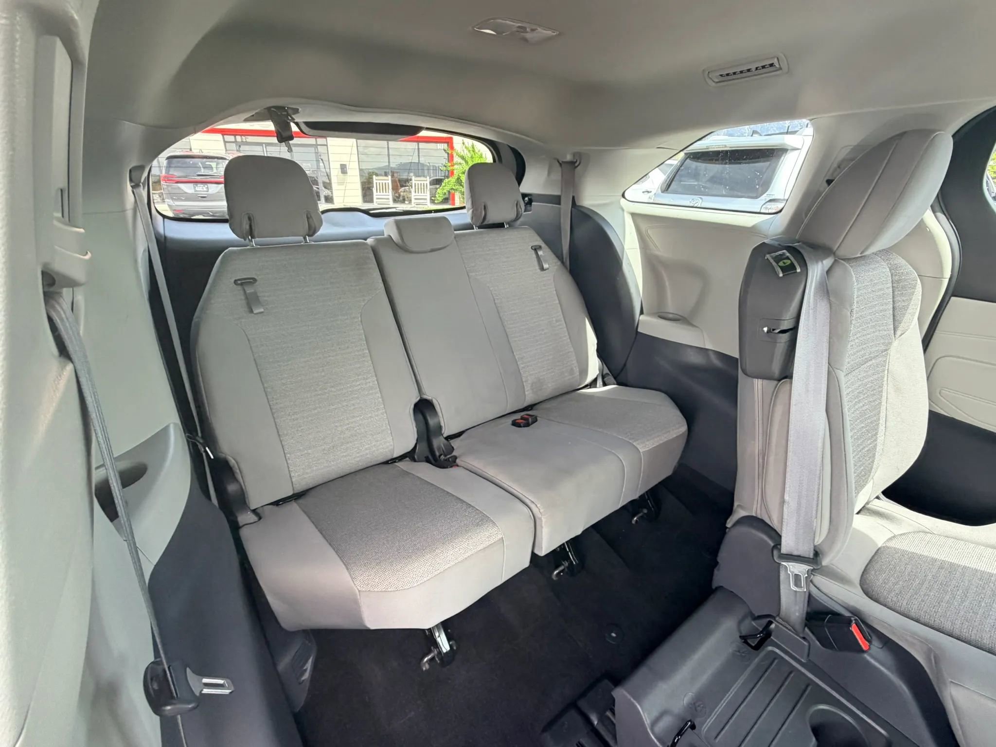 Used 2021 Toyota Sienna LE AWD/4WD image 21