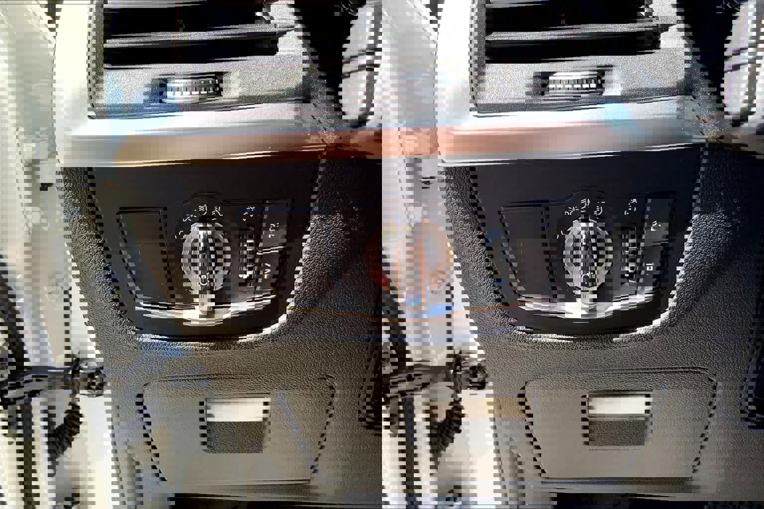 New 2024 BMW X3 sDrive30i w/ Convenience Package image 18