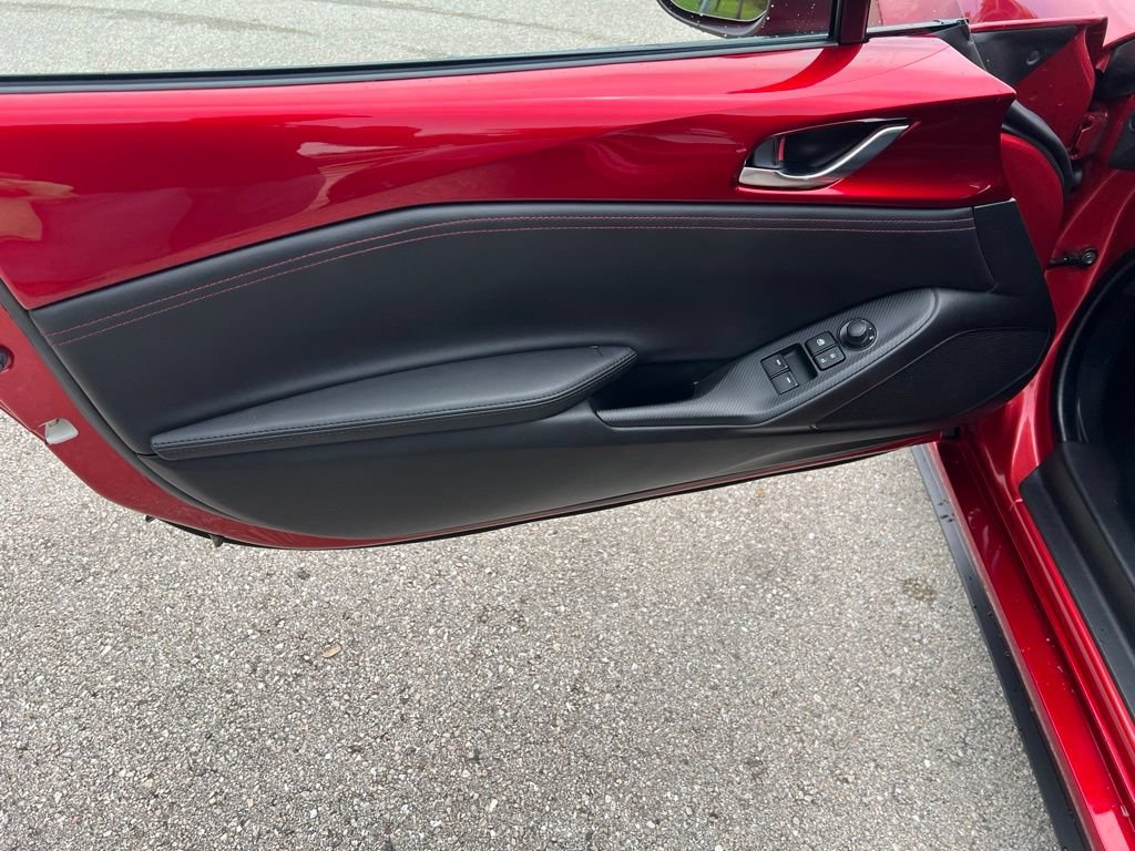 Used 2019 MAZDA MX-5 Miata Grand Touring RWD image 17