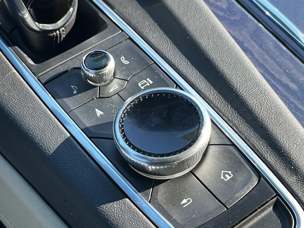 Certified 2021 Cadillac Escalade Premium Luxury w/ Driver Assist Tech Package image 39