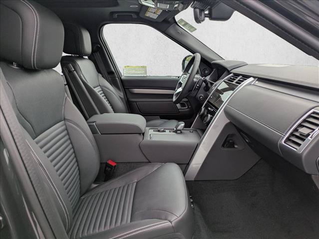 New 2025 Land Rover Discovery Dynamic SE AWD/4WD image 17
