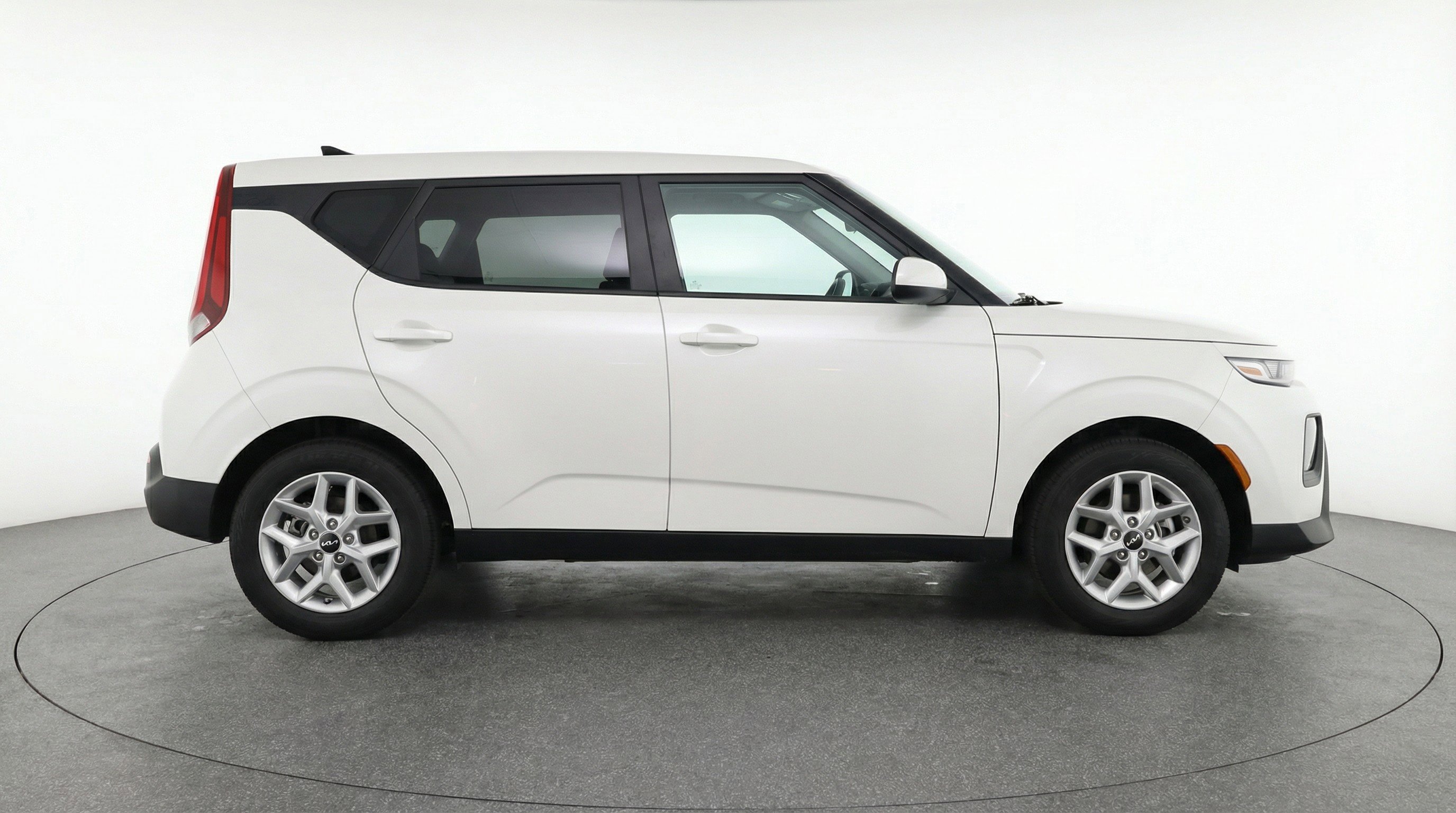 Used 2025 Kia Soul LX w/ LX Technology Package image 11