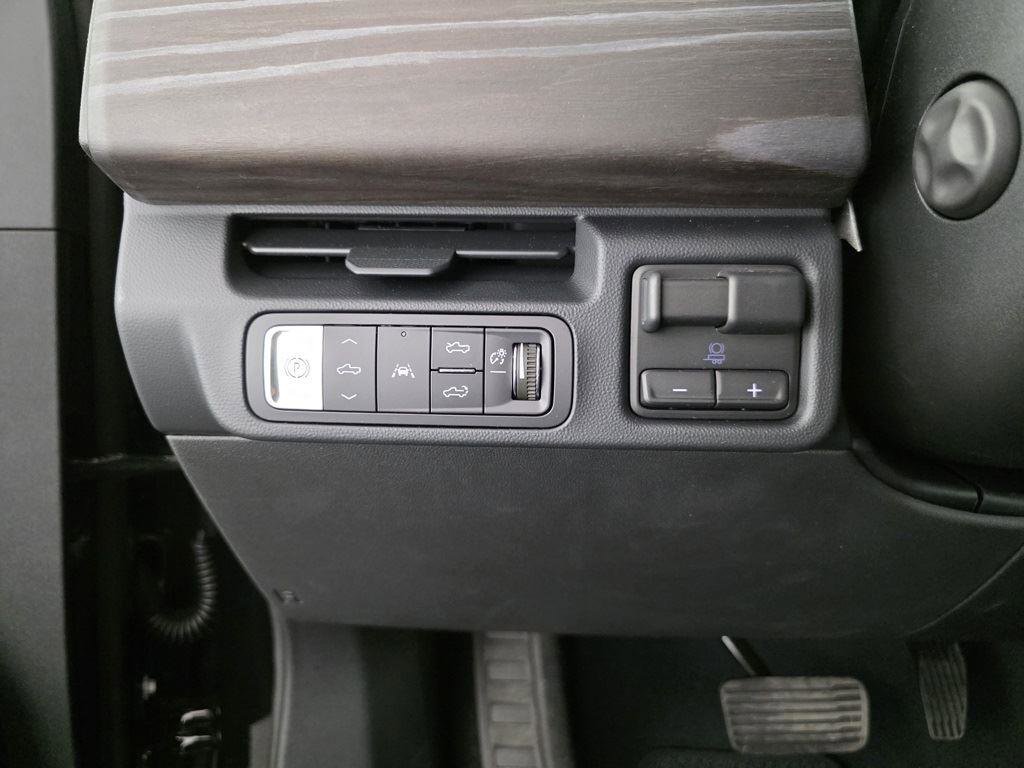 Used 2025 GMC Sierra EV Denali image 40