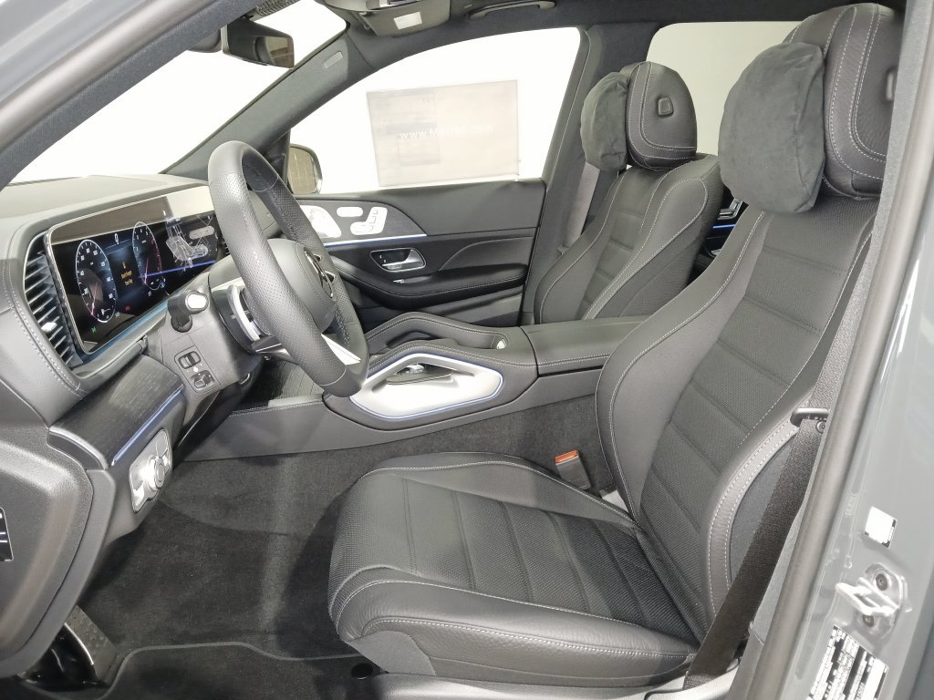 New 2026 Mercedes-Benz GLS 450 4MATIC image 10
