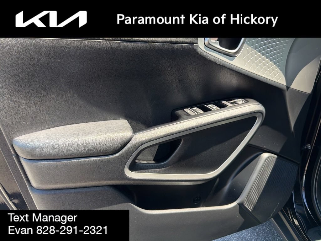 Used 2022 Kia Soul LX w/ Technology Package FWD image 15